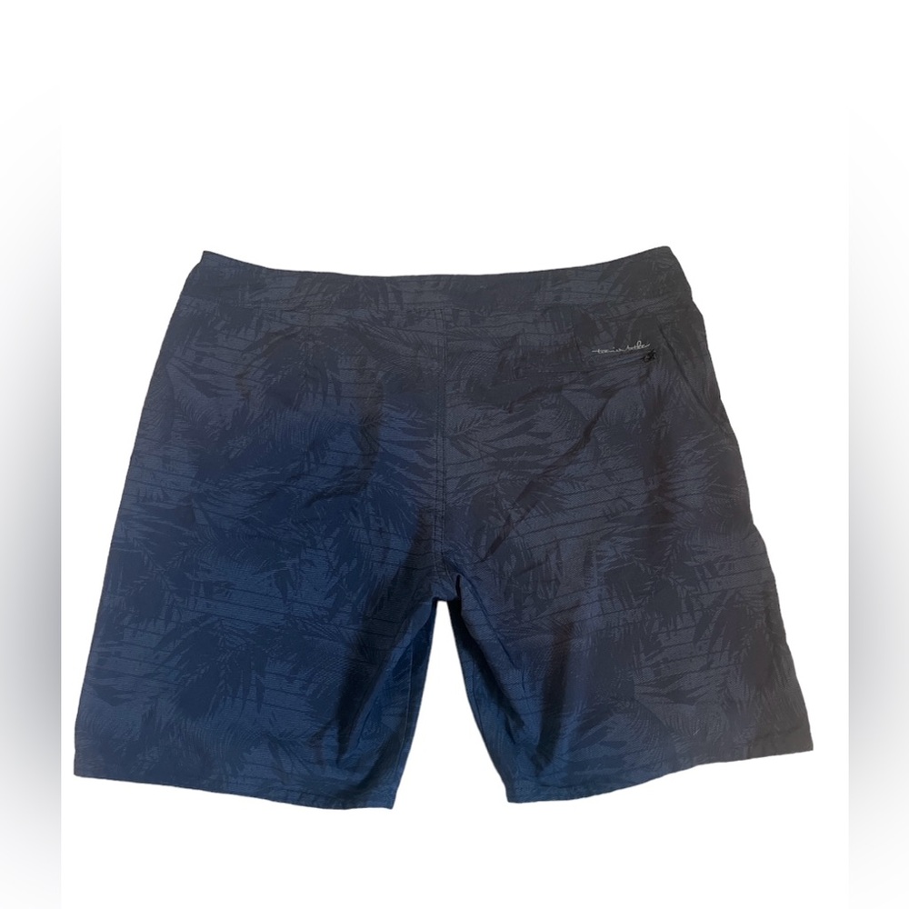 Travis Mathew Mens Golf Board Shorts Size 40 #07099 Tropical Pattern Stretch EUC - Picture 4 of 4